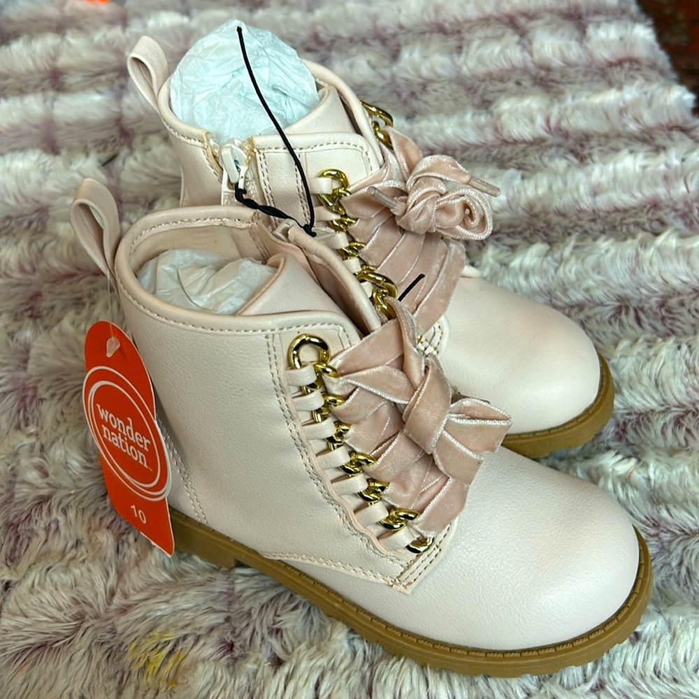 Soft pink girl zip down boots